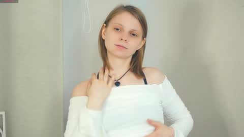 Lily online show from March 10, 2026, 8:41 am