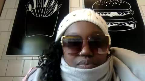 Snapshot of tierrahenri chatting on January 7, 2025, 3:02 pm Tierra Henri online show from January 7, 2025, 3:02 pm