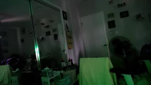 Snapshot of tierrahenri chatting on November 5, 2025, 3:56 pm Tierra Henri online show from November 5, 2025, 3:56 pm