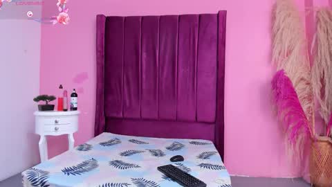 Tifani brown online show from March 15, 2026, 1:06 pm