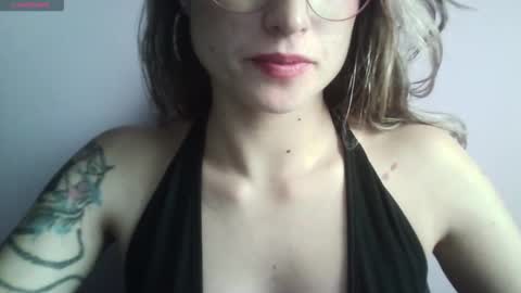 Tifanny online show from September 23, 2025, 9:18 pm