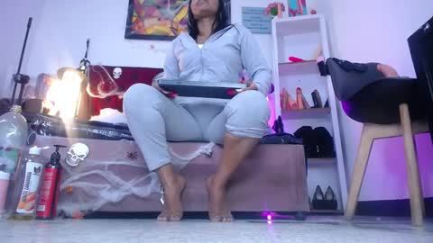 Snapshot of tifanny_nails chatting on October 21, 2025, 12:17 pm Tifanny Nails online show from October 21, 2025, 12:17 pm