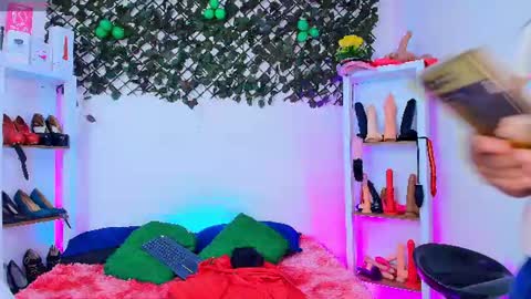 Tifanny Nails  online show from June 13, 2026, 1:20 pm