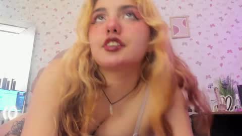 tifany_00 online show from May 14, 2026, 7:20 pm