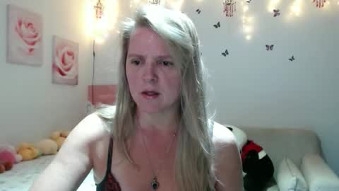 Snapshot of tifanycoopers chatting on March 3, 2026, 10:32 am Tifany online show from March 3, 2026, 10:32 am