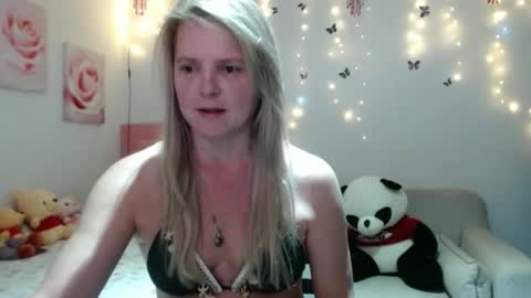 Snapshot of tifanycoopers chatting on March 11, 2026, 10:32 am Tifany online show from March 11, 2026, 10:32 am