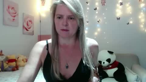 Snapshot of tifanycoopers chatting on March 13, 2026, 10:33 am Tifany online show from March 13, 2026, 10:33 am