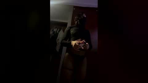 tifanyfem online show from December 22, 2025, 7:38 am