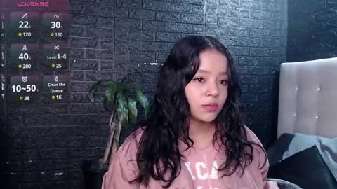 Snapshot of tiffanny_rose_ chatting on December 29, 2024, 2:10 pm Sara online show from December 29, 2024, 2:10 pm