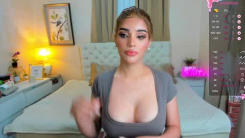 Snapshot of tiffany_cams chatting on December 27, 2024, 1:43 am Tiffany online show from December 27, 2024, 1:43 am