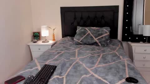 Snapshot of tiffany_cooper06 chatting on September 24, 2025, 8:34 pm VAL online show from September 24, 2025, 8:34 pm