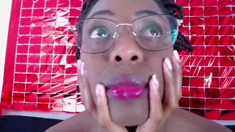 Snapshot of tiffany_gomez9 chatting on February 26, 2025, 3:32 am Tiffany online show from February 26, 2025, 3:32 am