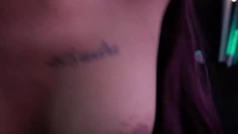 Snapshot of tiffany_sander chatting on October 1, 2025, 12:16 am tiffany_sander online show from October 1, 2025, 12:16 am