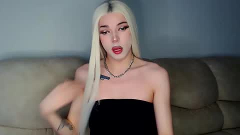 Snapshot of tiffany_smitch chatting on November 9, 2025, 6:23 am Tif online show from November 9, 2025, 6:23 am