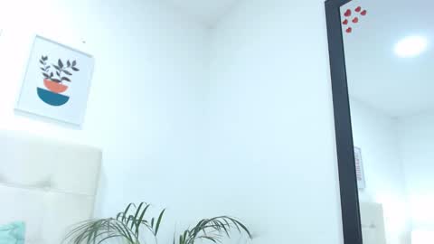 Snapshot of tiffanyfox_1 chatting on February 25, 2025, 12:03 pm Tifanny Fox online show from February 25, 2025, 12:03 pm