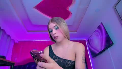 Snapshot of tiffanymackensyy69 chatting on July 25, 2026, 11:02 pm tiffanymackensyy69 online show from July 25, 2026, 11:02 pm