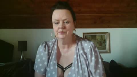 TiffanyMature online show from October 3, 2025, 3:09 pm