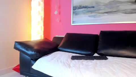 Stefany Suarez online show from February 11, 2025, 2:24 pm