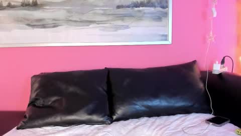 Stefany Suarez online show from September 20, 2025, 12:17 pm