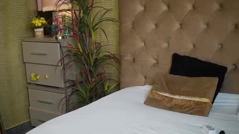  Tiffany  online show from February 15, 2026, 12:07 am