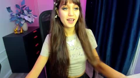 tiffanyyoun online show from November 28, 2025, 12:41 pm