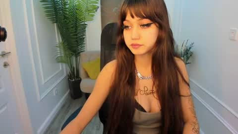 tiffanyyoun online show from December 3, 2025, 12:36 pm