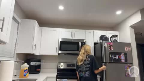 Tiffstreatsxoxo online show from October 10, 2025, 11:42 am