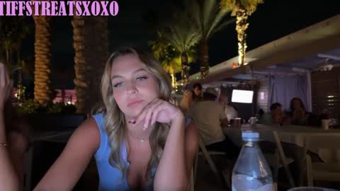 Tiffstreatsxoxo online show from April 22, 2026, 3:42 am