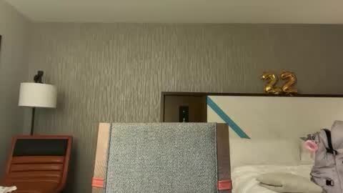 Tiffstreatsxoxo online show from April 23, 2026, 4:53 pm