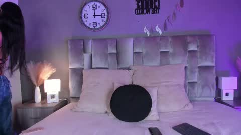 Tiffany  online show from February 9, 2025, 12:41 pm