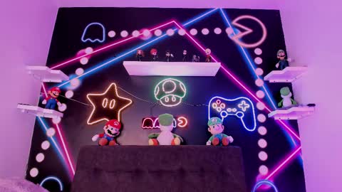 Tiffany  online show from February 26, 2025, 11:26 pm