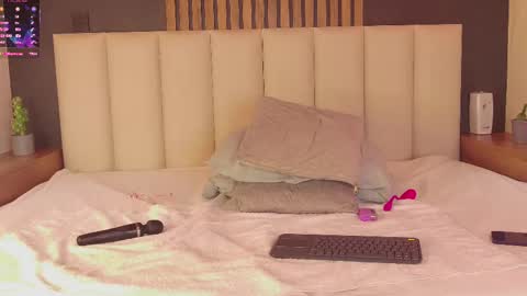 Tiffany  online show from March 3, 2025, 11:35 pm