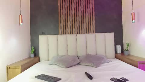 Tiffany  online show from March 6, 2025, 8:59 pm