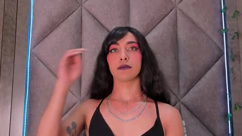 Tiffany  online show from October 27, 2025, 7:51 pm