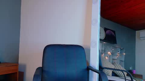 Tiffany  online show from March 9, 2026, 2:26 am