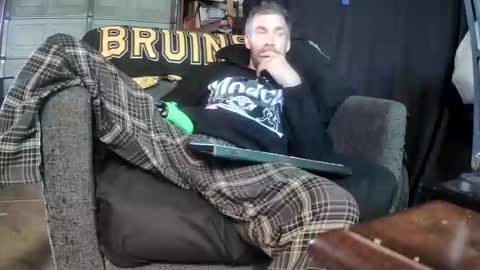 Tiggity23 come stroke my 9 cock with ne online show from April 26, 2026, 4:37 pm
