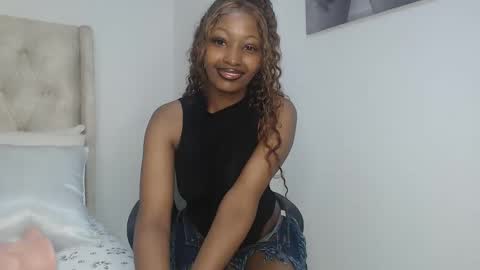 Snapshot of tilly_ebony chatting on May 6, 2026, 11:48 am Tilly online show from May 6, 2026, 11:48 am