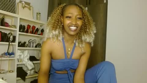 Snapshot of tilly_ebony chatting on July 21, 2026, 11:34 am Tilly online show from July 21, 2026, 11:34 am