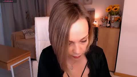 Snapshot of tilly_eliot chatting on June 14, 2026, 8:22 pm Tilly online show from June 14, 2026, 8:22 pm
