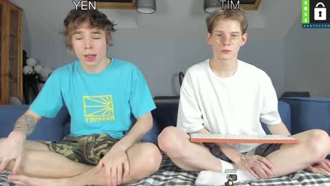 Snapshot of tim_milll chatting on February 5, 2025, 4:48 am Tim online show from February 5, 2025, 4:48 am