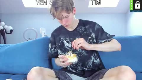 Snapshot of tim_milll chatting on March 8, 2025, 8:33 am Tim online show from March 8, 2025, 8:33 am