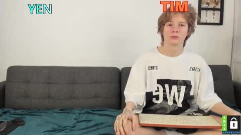 Snapshot of tim_milll chatting on October 28, 2025, 12:09 pm Tim online show from October 28, 2025, 12:09 pm