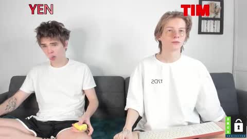 Snapshot of tim_milll chatting on November 16, 2025, 8:42 am Tim online show from November 16, 2025, 8:42 am