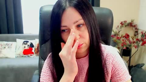 Snapshot of timeparadice chatting on May 18, 2026, 8:42 am Luisa online show from May 18, 2026, 8:42 am