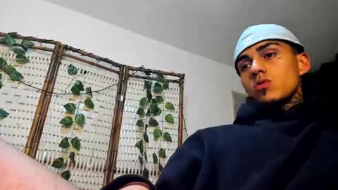 Snapshot of timewith_sebas chatting on January 31, 2025, 12:28 am salem online show from January 31, 2025, 12:28 am