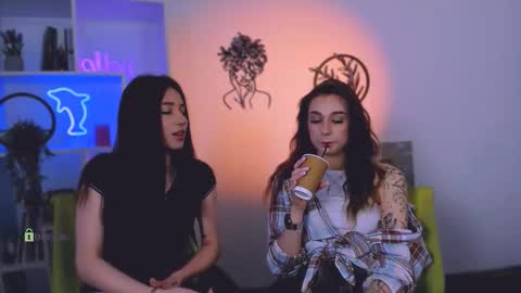 Snapshot of tina_golden chatting on March 19, 2026, 2:43 pm tina_golden online show from March 19, 2026, 2:43 pm