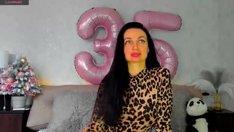 Tina online show from December 2, 2025, 8:41 am