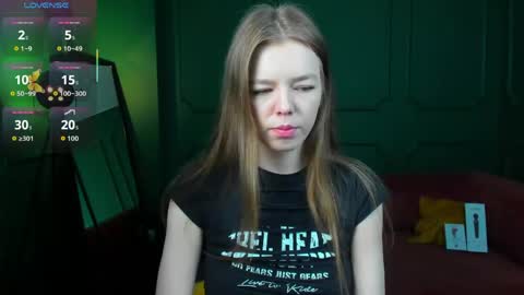 tina_tayllor__ online show from April 23, 2026, 2:52 pm