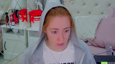 Tina online show from September 26, 2025, 3:54 am