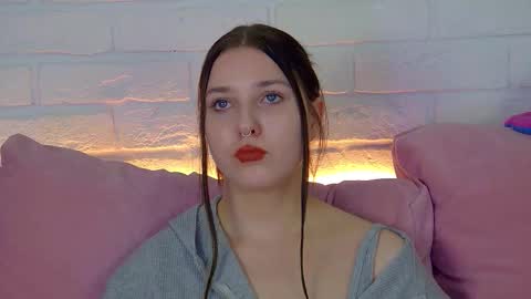 TinaBurton online show from December 3, 2025, 4:27 pm